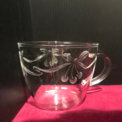 さくらんぼとリボンのマグカップ〜手彫りガラス〜 17枚目の画像