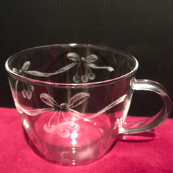 さくらんぼとリボンのマグカップ〜手彫りガラス〜 9枚目の画像