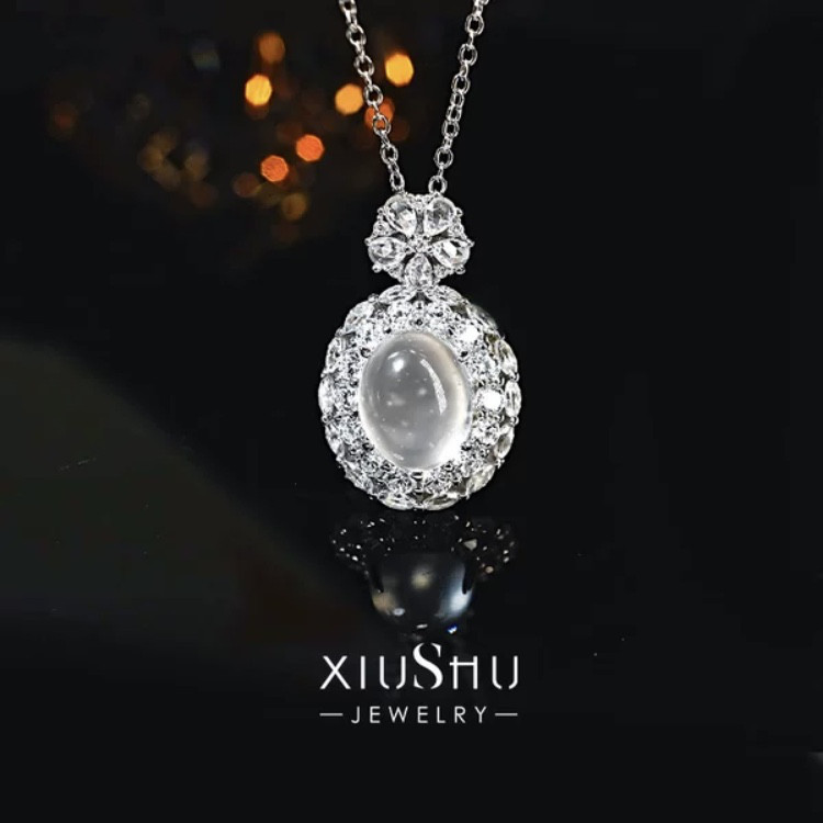 ◆超美品◆クリスタルJewelryネックレス・キラキラとっても綺麗◆