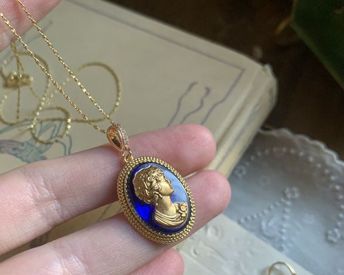 B5008 【アンティーク】カメオ　詳細不明 カメオ専門書に掲載のアンティークカメオ ブローチ製品のご紹介