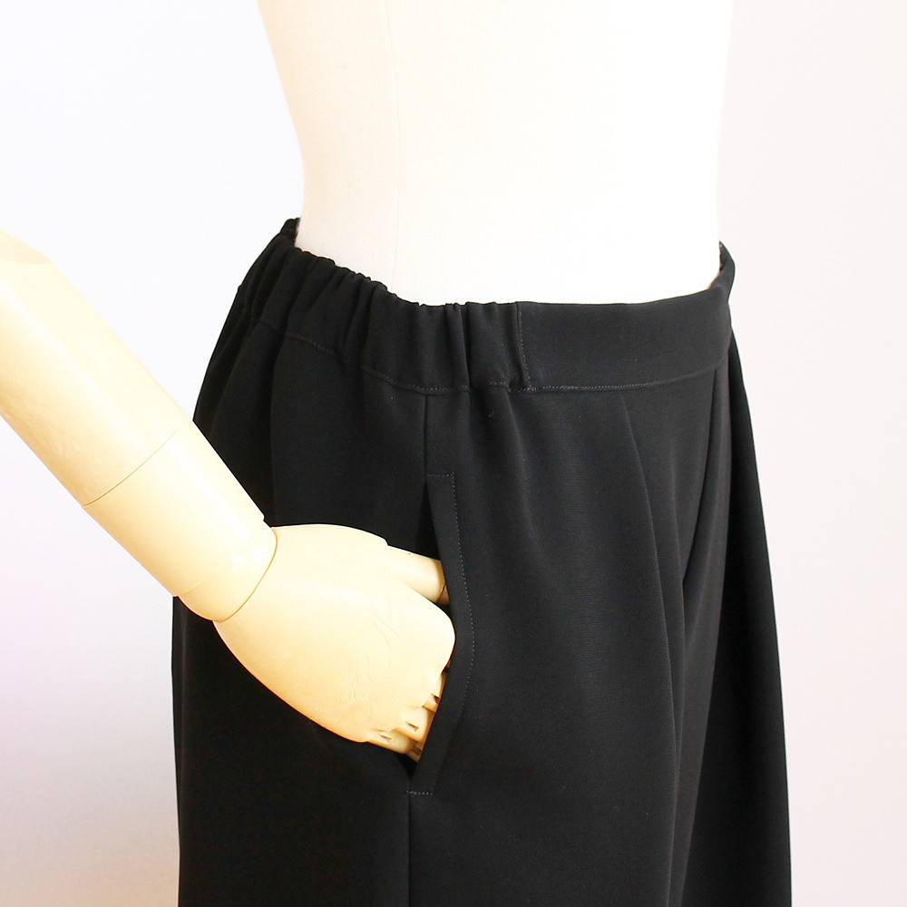 c_o_c_o_r_o フォーマルワイドパンツ　インタック（後ゴム入り）ブラックフォーマル