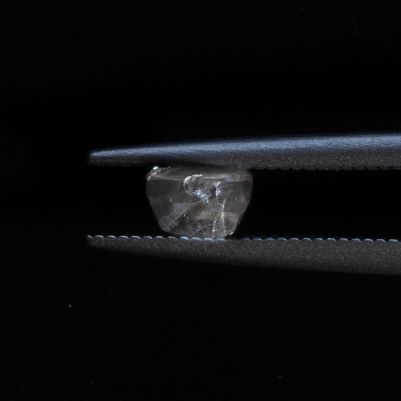 【ネオンピンクのきらめき】ピンクファイヤークォーツ  1.45ct 8枚目の画像