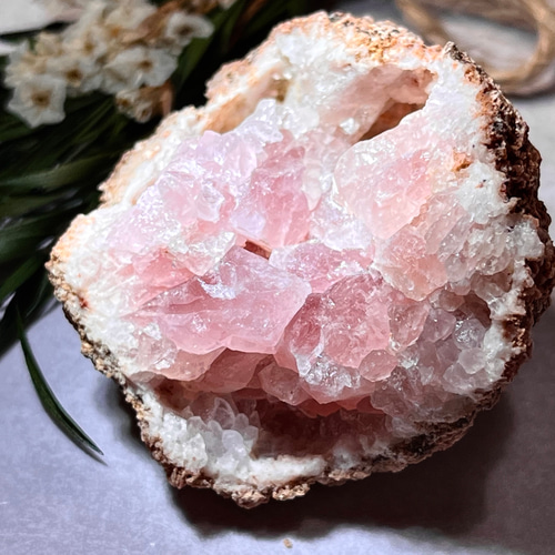 フラワーピンクアメジスト✨　ジオード 原石　クラスター　ラフストーン ピンクアメジスト✨ラフストーン原石クラスタージオード