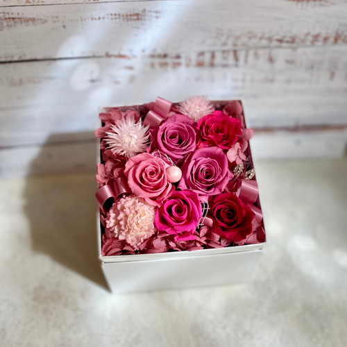 プリザーブドフラワーボックスアレンジメント ピンクローズ ホワイト