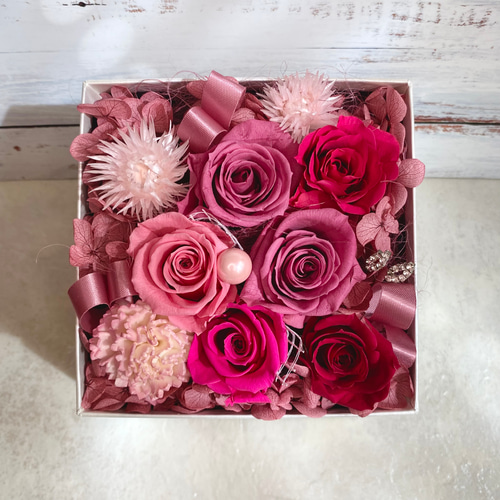 プリザーブドフラワーボックスアレンジメント ピンクローズ ホワイト