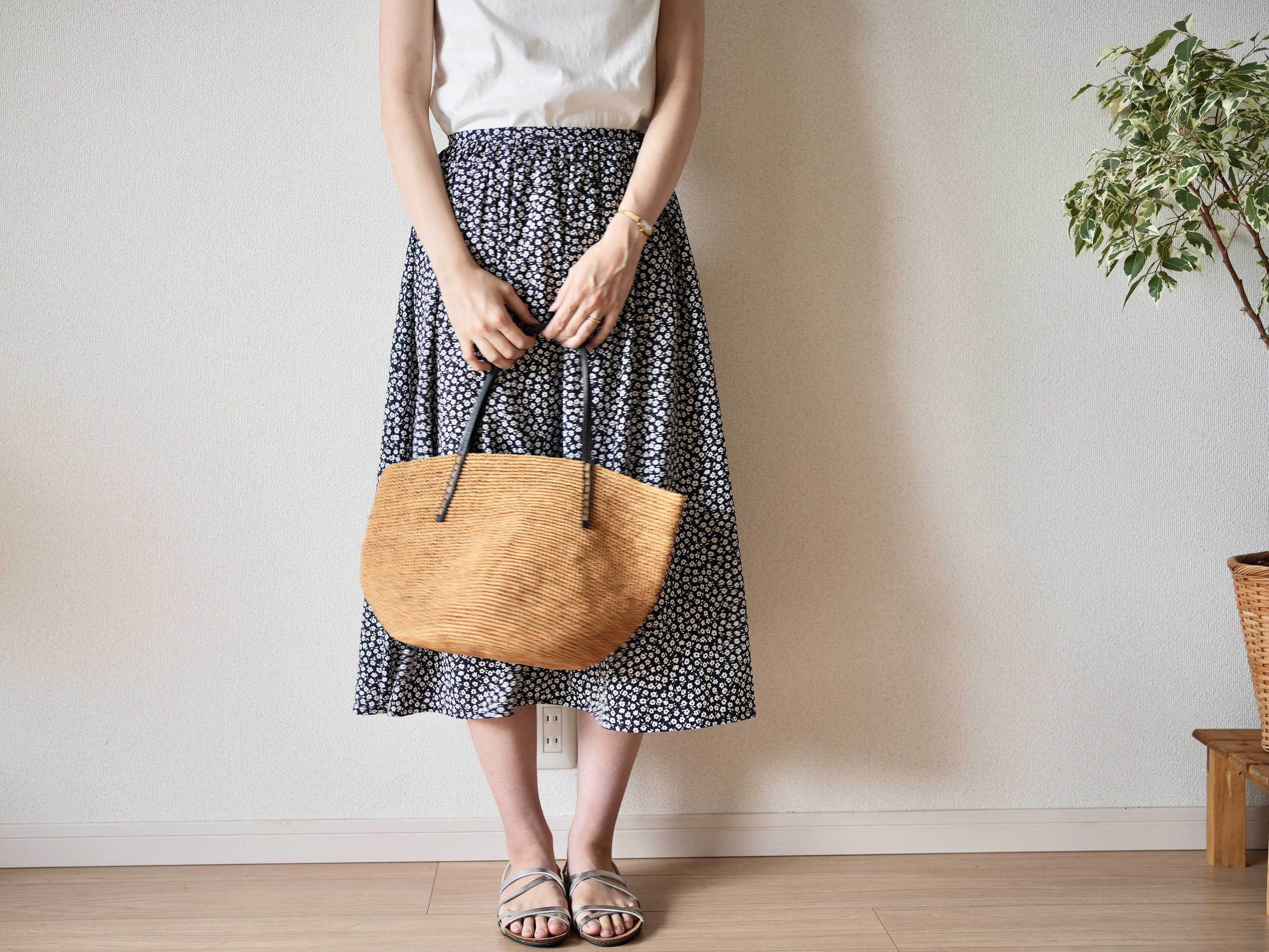 小花柄ギャザースカート　ネイビー　SMLサイズ　No.301