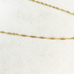 ロングまでセミオーダー可　質感で魅せるシンプルな定番ゴールドスクリューチェーンのネックレス 4枚目の画像