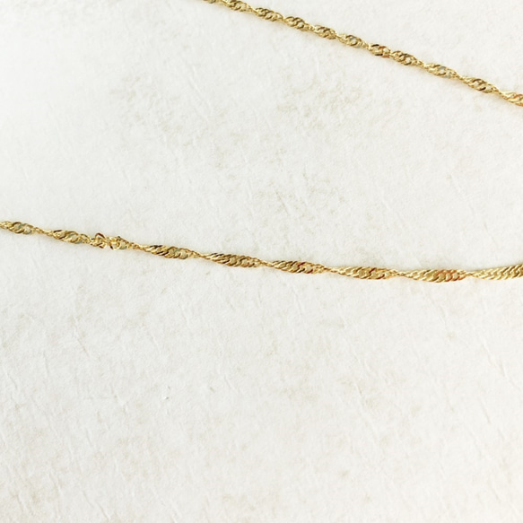 ロングまでセミオーダー可　質感で魅せるシンプルな定番ゴールドスクリューチェーンのネックレス 4枚目の画像