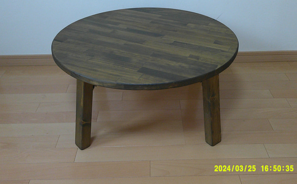 丸型ローテーブル、折りたたみ脚、直径83㎝、ダークオーク 4枚目の画像