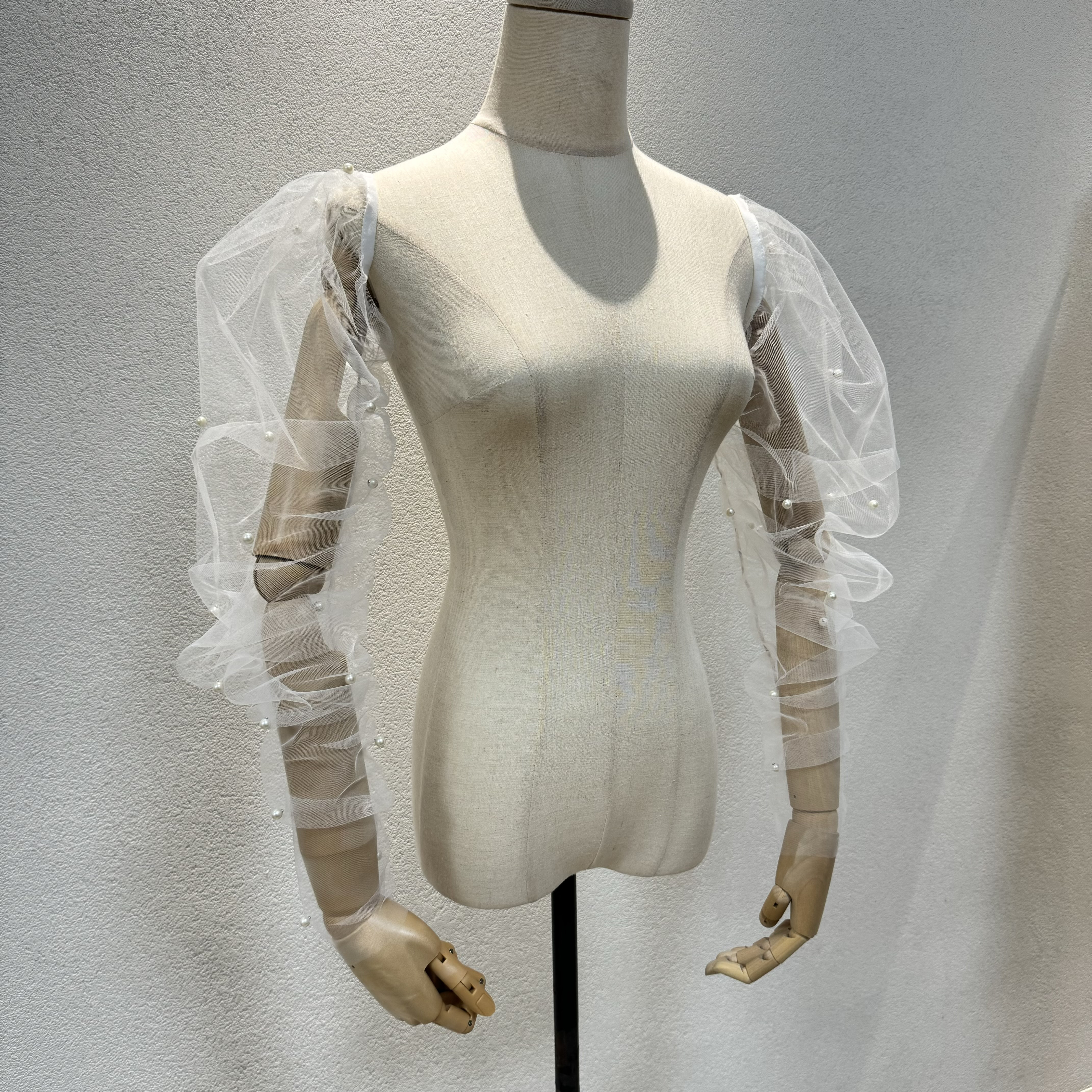 激売れ人気商品！ソフトチュール　パール付き　取り外し袖　オーダー可能　ホワイト/パープル/グレーなど　カラー変更可音楽会