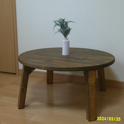 丸型ローテーブル、折りたたみ脚、直径83㎝、オーク色 2枚目の画像