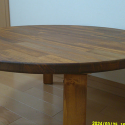 丸型ローテーブル、折りたたみ脚、直径83㎝、ライトオーク 4枚目の画像