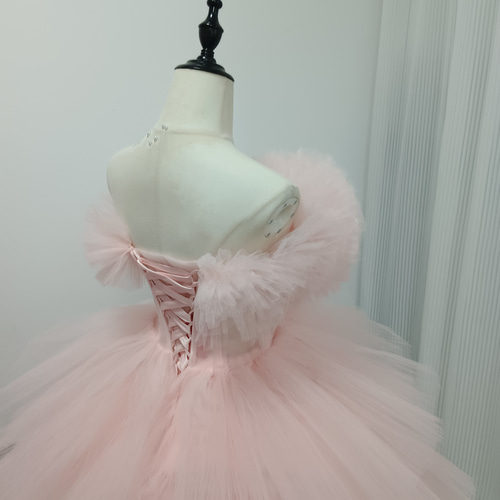 エレガントピンク キャミソール いただい Vネック 胸元フリル 編み上げ  