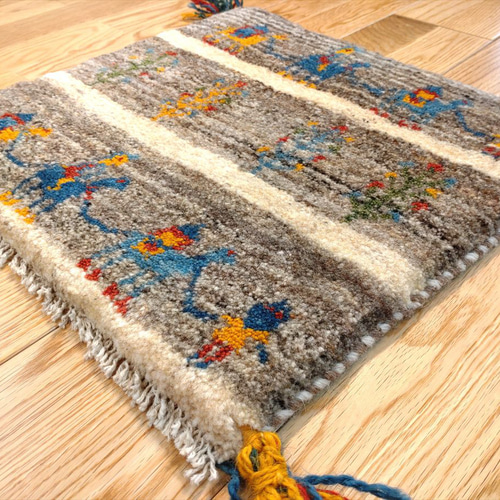 ペルシャ　ギャッベ ミニマット 45×40 ベージュ　ラクダ 新入荷】ペルシャ ギャッベ ミニマット 横45x40cm アイボリー色