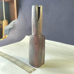 木彫小さめ原始木槌(紫檀•Ｒ342)342g コーン(トークセン)乾燥材 バトニング棒 ウッドハンマー 彫刻 マッサージ 1枚目の画像