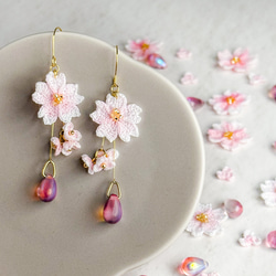 桜と小花のピアス/イヤリング 3枚目の画像