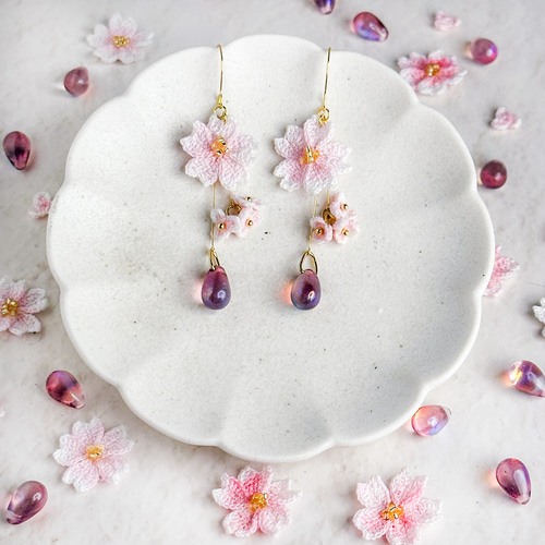 数量は多 桜と小花のピアス/イヤリング ピアス（フック・チェーン ピアス