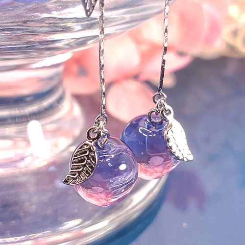 売り切れ】透き通る紫と緑のイヤリング 売り切れ】透き通る紫と緑の