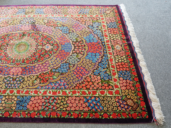 ペルシャ絨毯　クム産　イザテイ房　シルク　 8枚目の画像