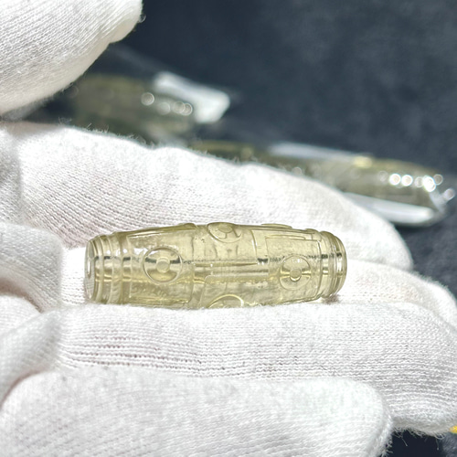 リビアングラス 1個 高品質 天然石 天珠 九眼天珠 手彫り彫刻 リビアングラス 1個 高品質 天然石 天珠 九眼天珠 手彫り彫刻