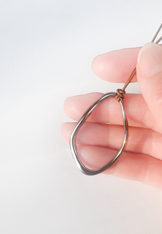 Creema限定新春福袋〈梅〉 レザーロングネックレス＆ドロップイヤリングorピアスセット アレルギー対応