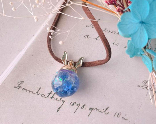 No.1550】UVレジン 蓄光 ガラス うさ耳 ネックレス (ブルーB