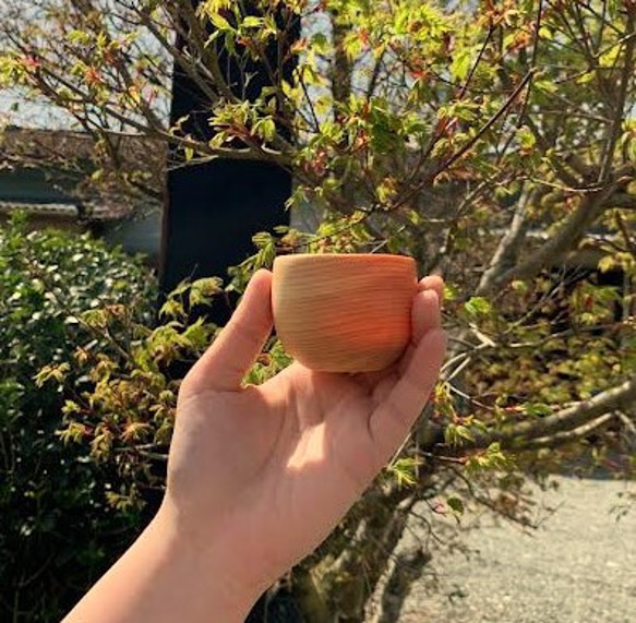 【木の香り・プレゼントにも】ヒノキの木でできた お酒が美味しいぐい吞み　wooden　 1枚目の画像