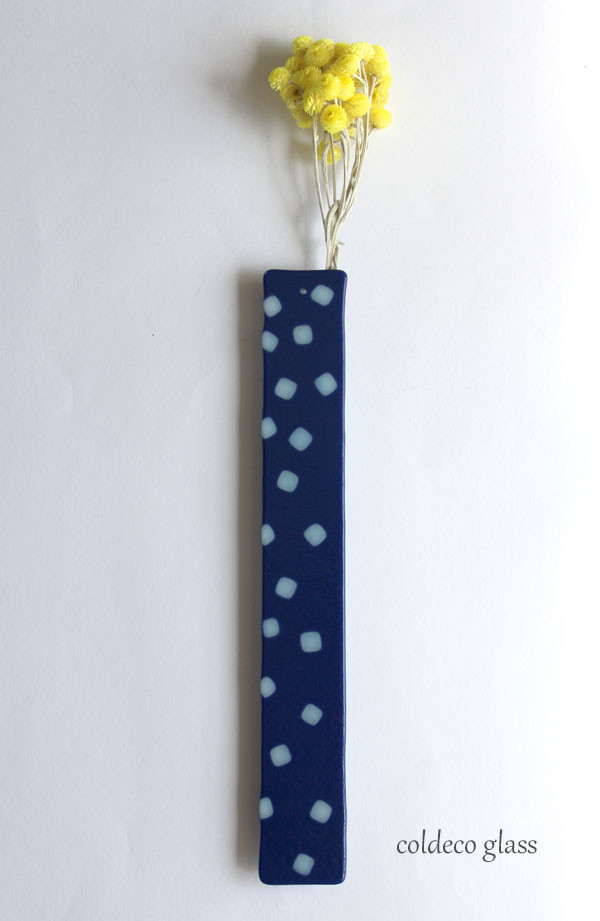 壁掛けOK｜水玉模様の色ガラス一輪挿し・両面使える花器・花材付き