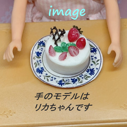 ホワイトのストロベリーケーキ　いちごシリーズミニチュアケーキ 7枚目の画像