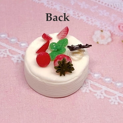 ホワイトのストロベリーケーキ　いちごシリーズミニチュアケーキ 4枚目の画像