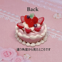 ピンクのストロベリーケーキ　いちごシリーズミニチュアケーキ 4枚目の画像
