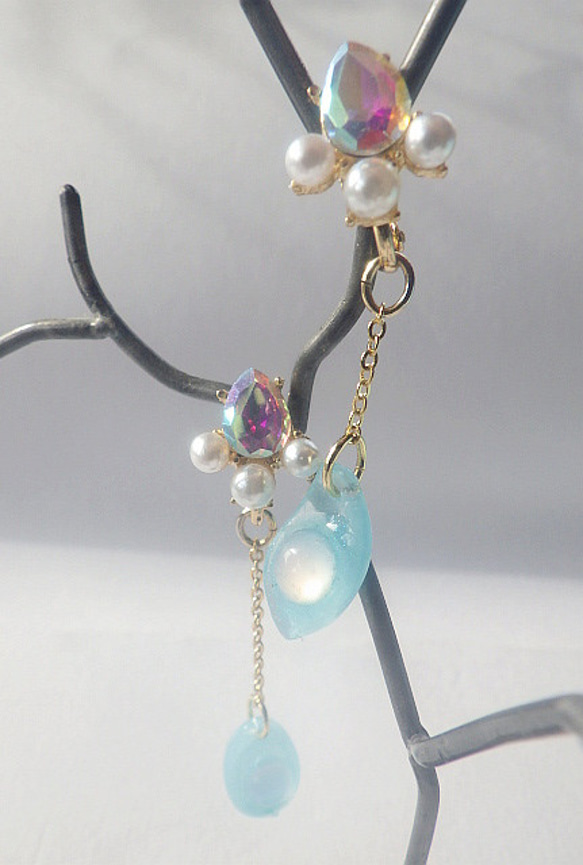 MERMAID AURORA BIJOU EARRING 人魚のビジュー耳飾り 2枚目の画像