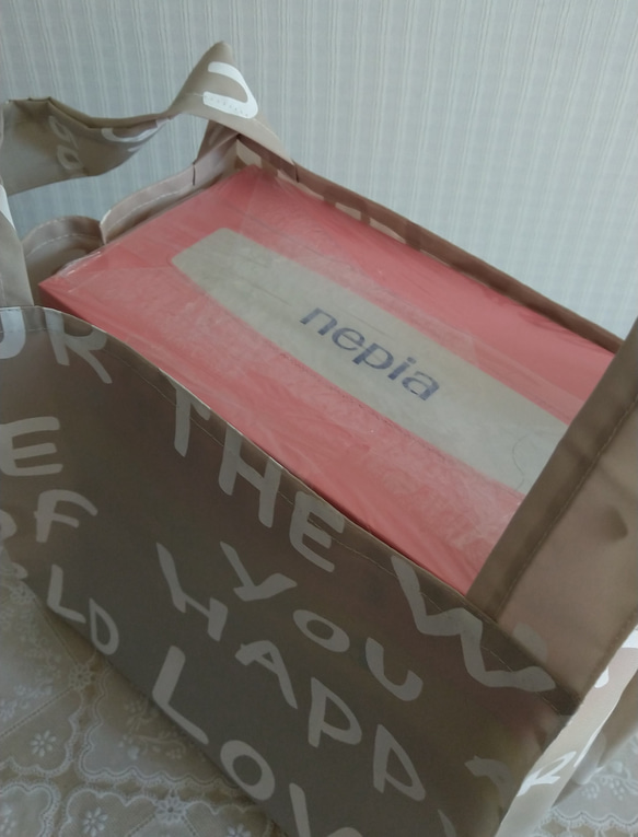 ナイロン生地のエコバッグ アルファベット柄　レジ袋タイプ コンビニサイズ 2枚目の画像