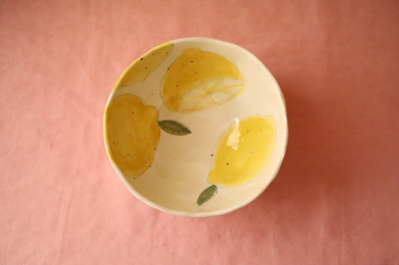 ※受注制作　粉引き手びねりレモンのサラダボウル。 2枚目の画像