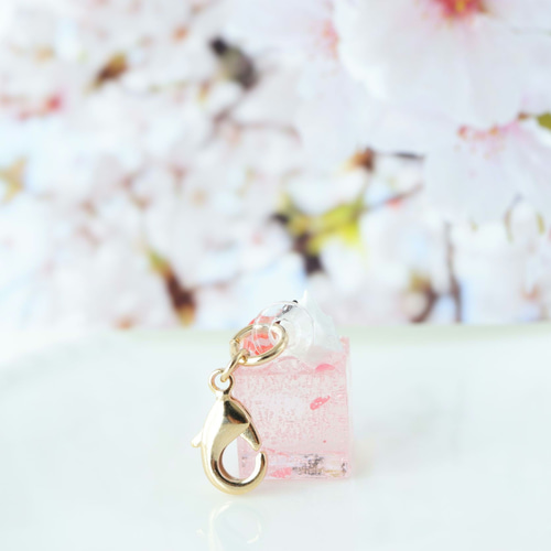 桜ソーダキューブフロート【チャーム】 キーホルダー cotonohana 通販 