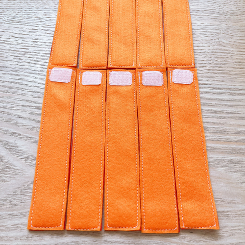 ハンドメイド フェルト輪つなぎ リバーシブル（赤×オレンジ）知育玩具
