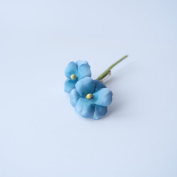 手染め布花で彩るコサージュ タイプc /ブルー 6枚目の画像