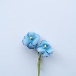 手染め布花で彩るコサージュ タイプc /ブルー 4枚目の画像