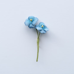 手染め布花で彩るコサージュ タイプc /ブルー 3枚目の画像