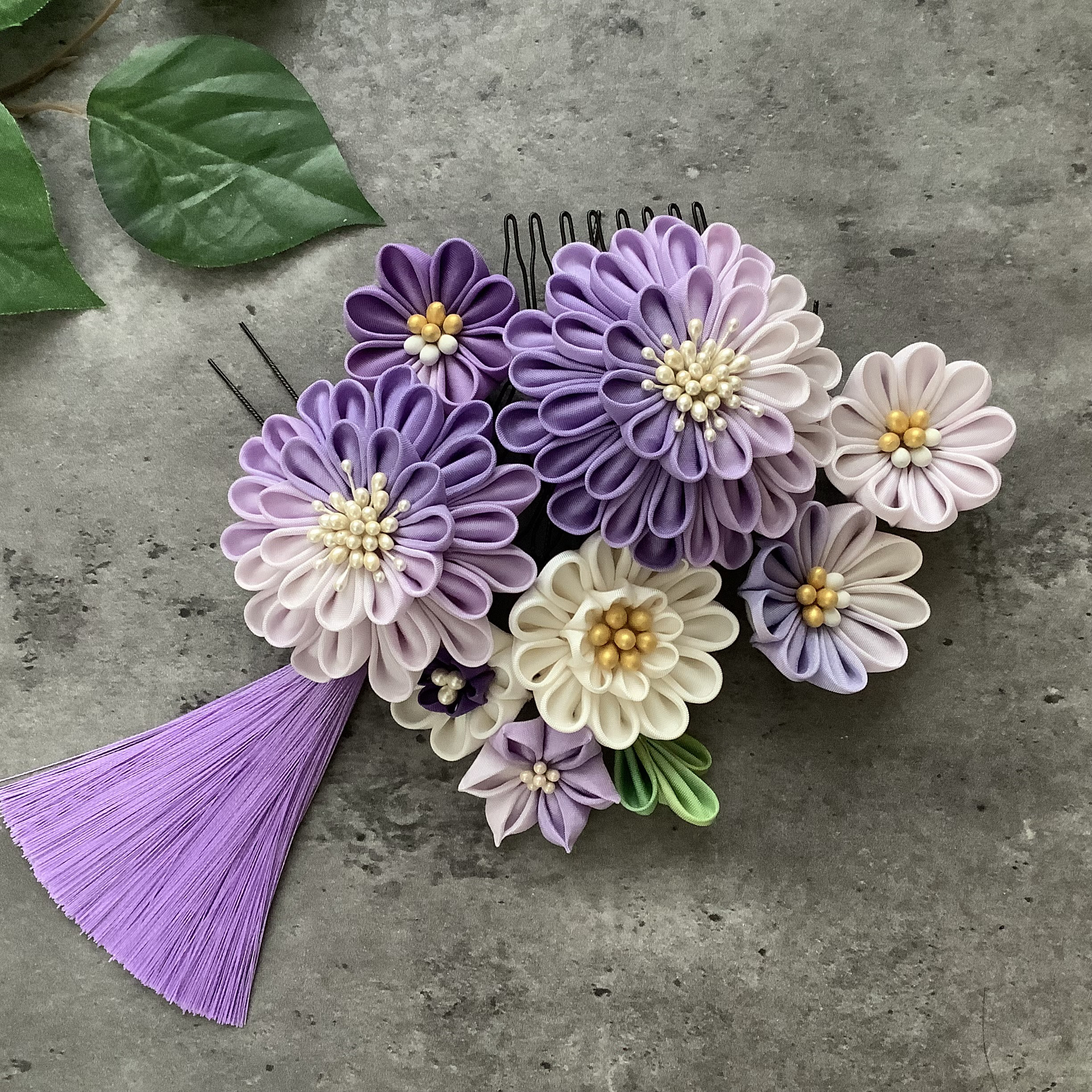 【つまみ細工　髪飾り】シルク手染め 紫色グラデーション 成人式/七五三/結婚式/卒業式