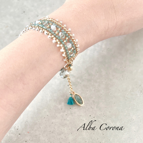 クリスタルビーズブレスレット 再販】クリスタルガラスが煌めく✨エキゾチック ビーズステッチ