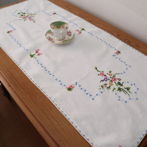 フランスの手仕事/可愛らしい小花のクロスステッチ手刺繍 生地