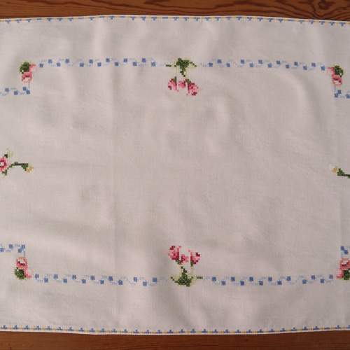 フランスの手仕事/可愛らしい小花のクロスステッチ手刺繍 生地