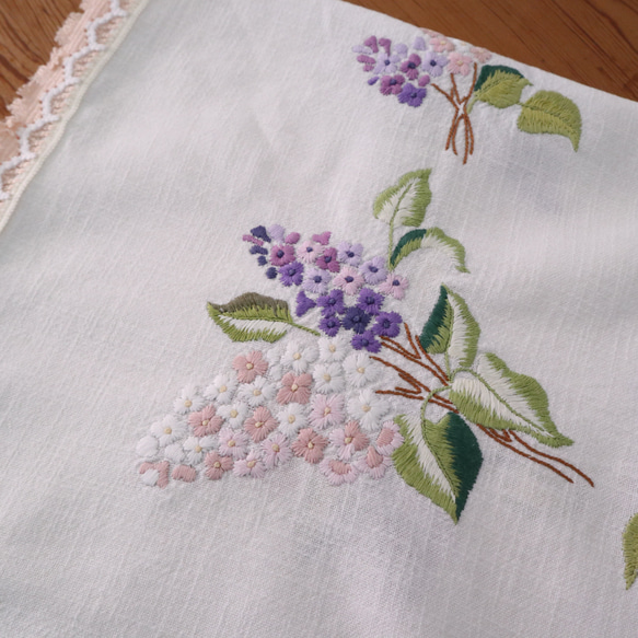 フランスの手仕事/素敵なピンク、紫のお花の手刺繍 テーブルクロス・生地 (ヴィンテージ) 17枚目の画像