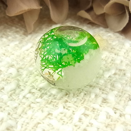 ピアスビジュー水色緑黄緑ビジューチャーム蓄光夜光イヤリング