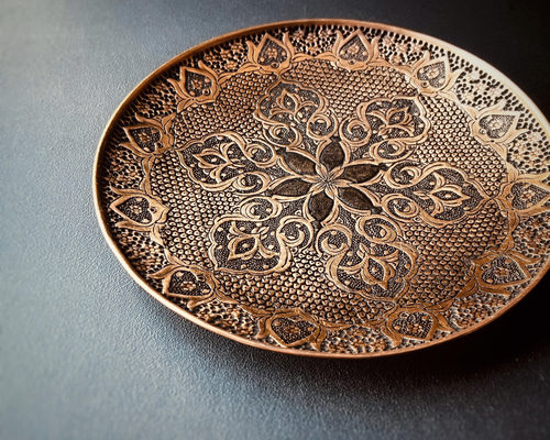 【希少・大判38cm】ペルシャ 伝統工芸 彫金皿 カラムザニ ゾロアスター教 ペルシャの銅皿 飾り皿（ガラムザニー）Φ25cm【GHALAM ZANI -016