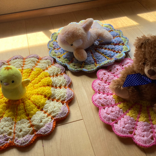 おばあちゃん　手編み♥️マルチマット　丸座　円座　マルチカバー　座布団　鍵編み おばあちゃん 手編み♥️マルチマット 丸座 円座 マルチカバー 座布団