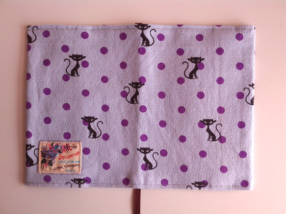 文庫本カバー（くろネコ、紫ドット、刺繡タグ） 3枚目の画像