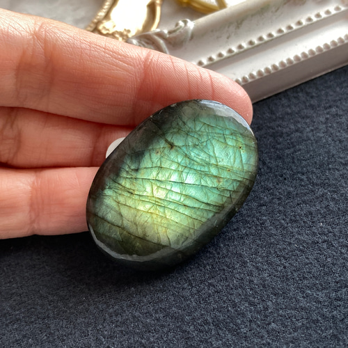 ラブラドライト【グリーン】天然石ルース 410 天然石 マスカレード