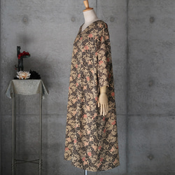 絹のワンピース/フリーサイズ　型染め　 kimono　着物リメイク 3枚目の画像
